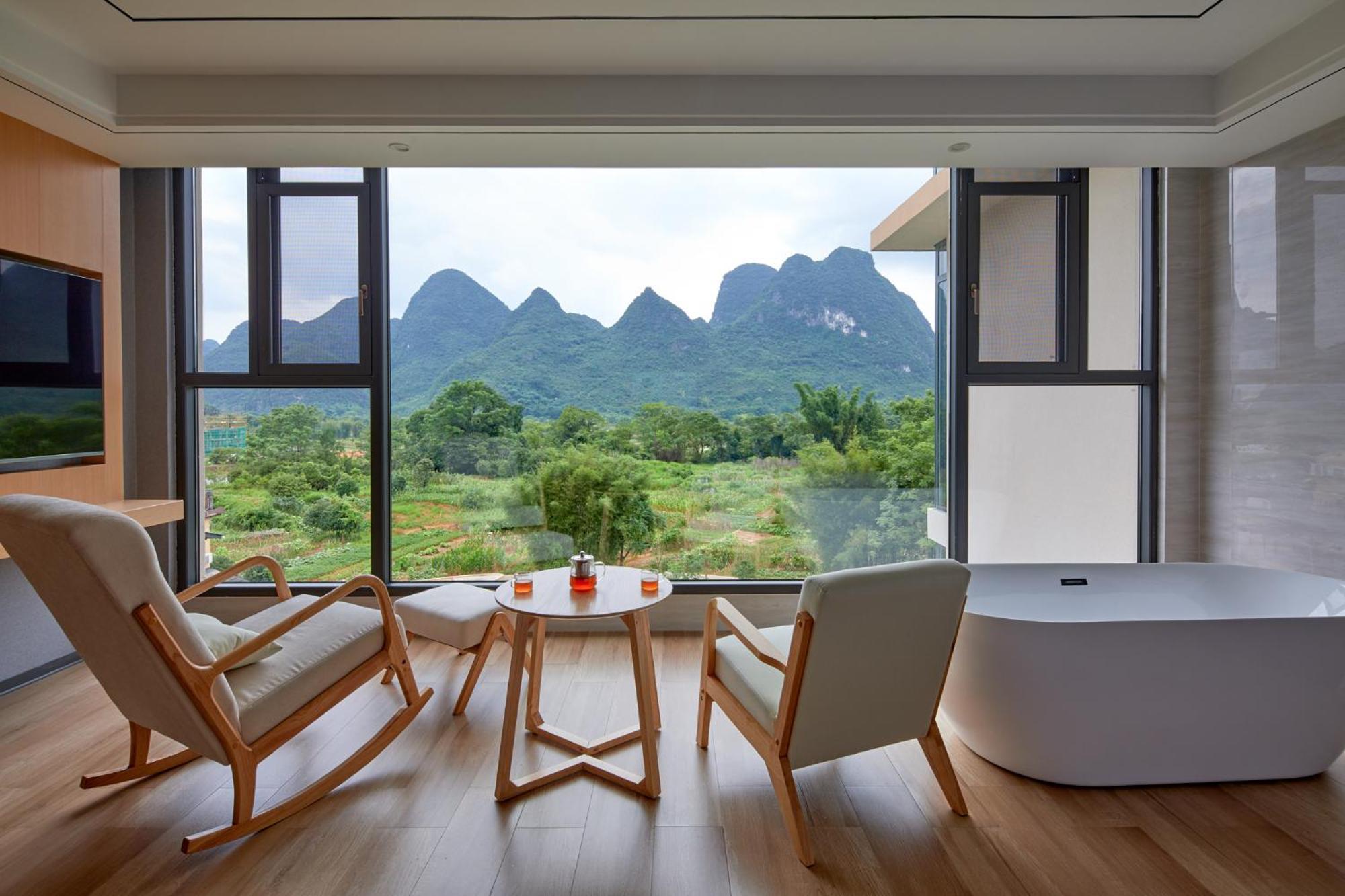 Yangshuo Fortune Lake Inn- One Way Free Pick Up From Airport Or Ts Over 3 Nights Extérieur photo