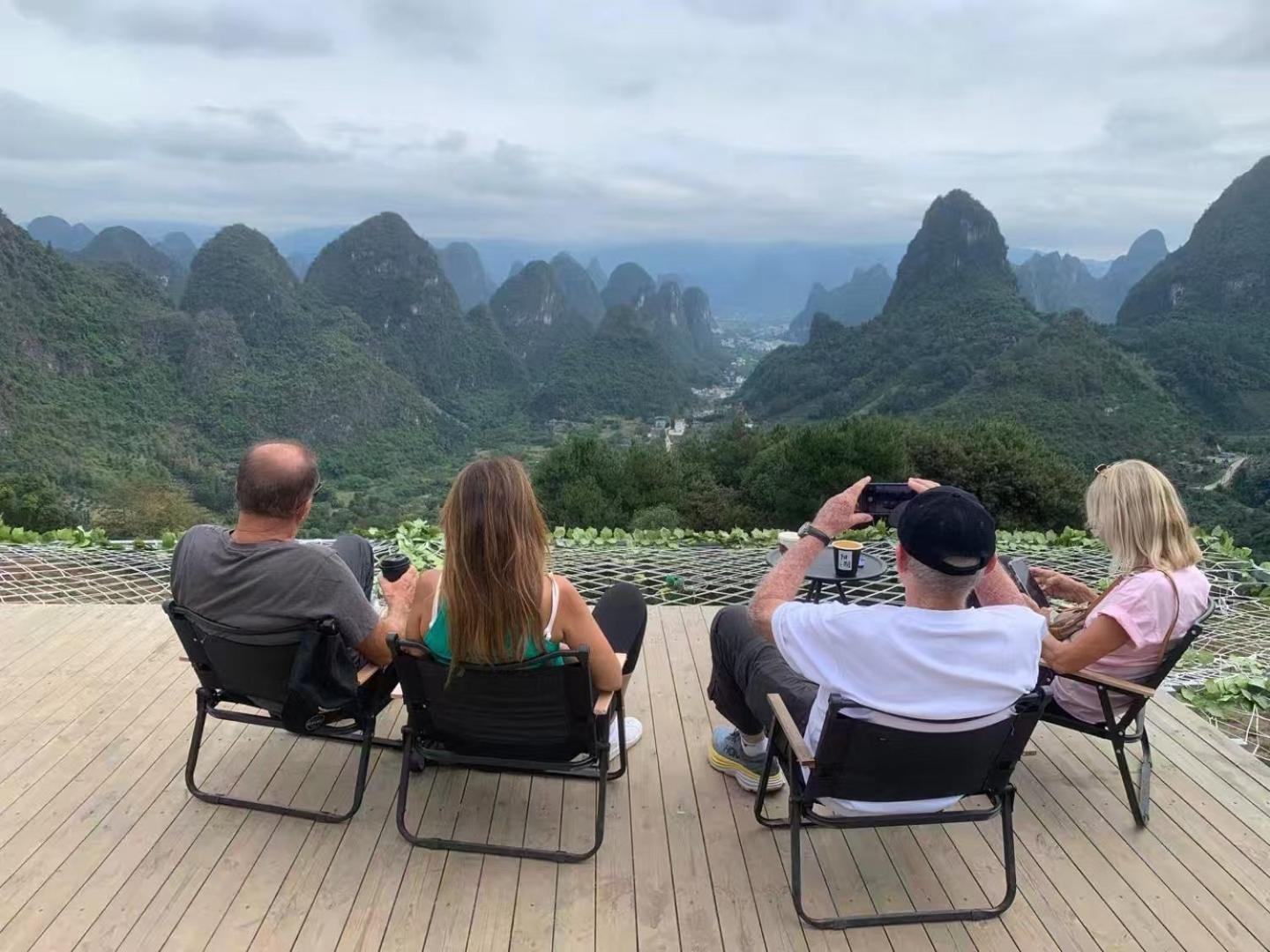 Yangshuo Fortune Lake Inn- One Way Free Pick Up From Airport Or Ts Over 3 Nights Extérieur photo