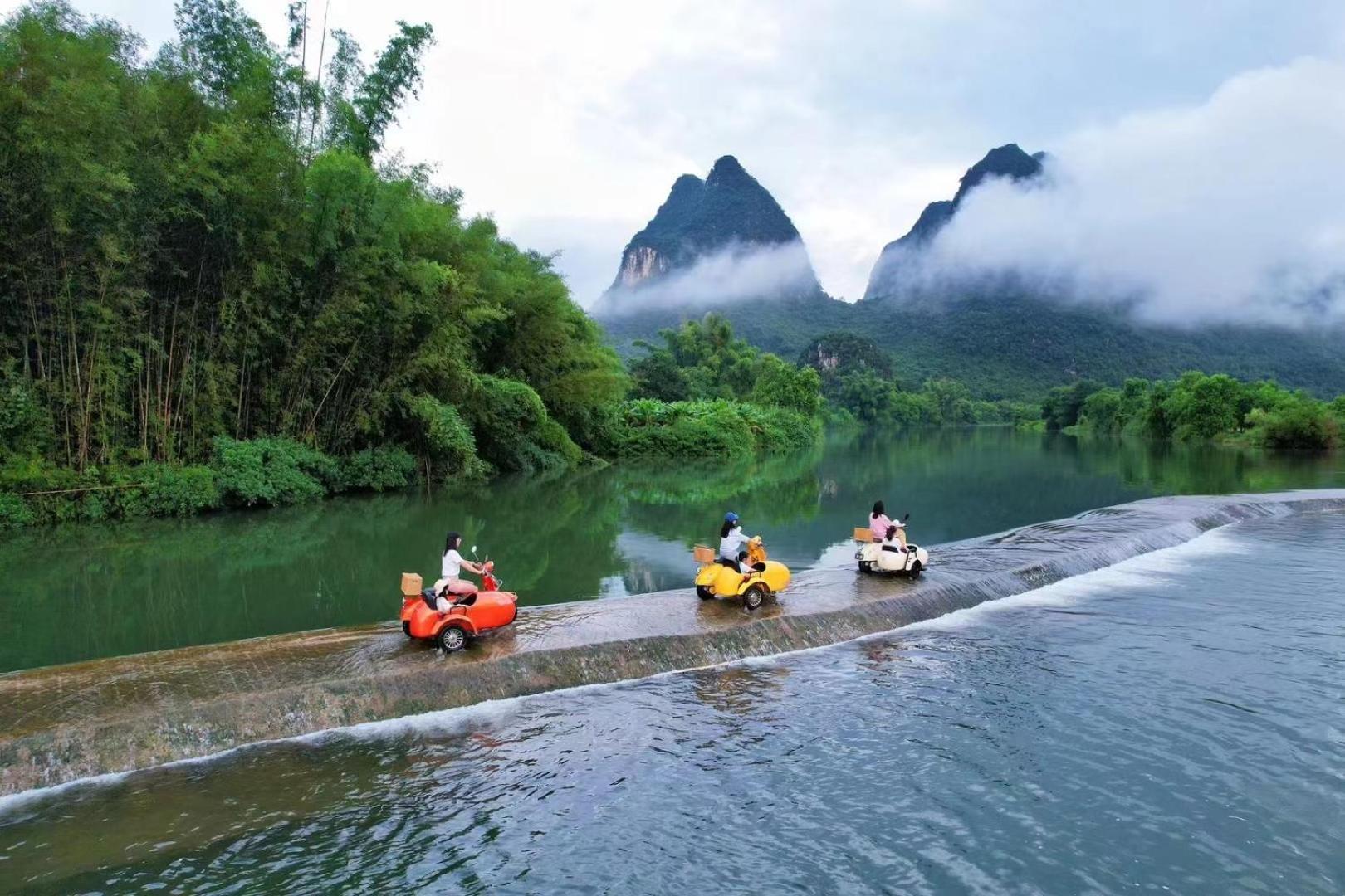 Yangshuo Fortune Lake Inn- One Way Free Pick Up From Airport Or Ts Over 3 Nights Extérieur photo